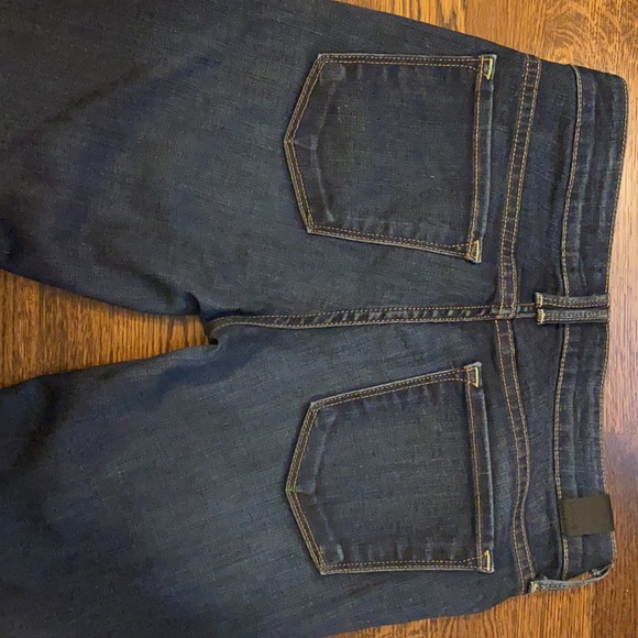 Vince. Dark Wash Skinny Jean - Picture 4 of 6